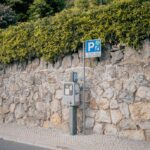 Parkometry a wynajem auta – jak i gdzie płacić za parkowanie?