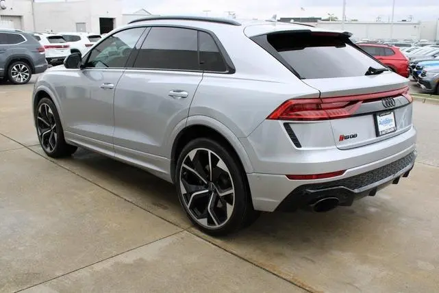 Audi RSQ8 1