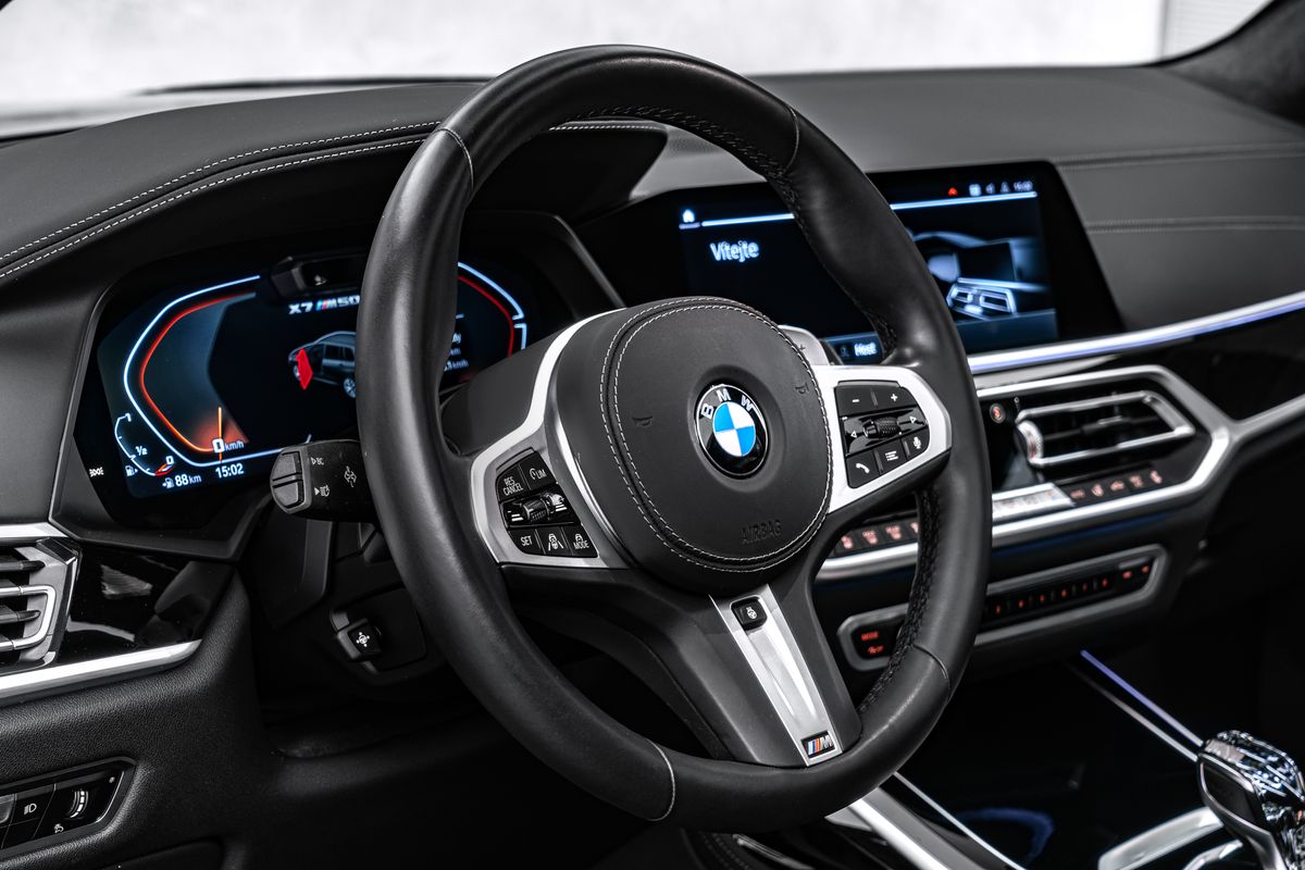 BMW X7M 5