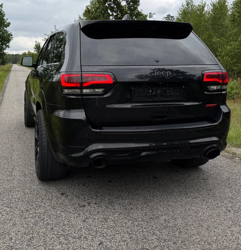 Jeep Grand Cherokee SRT 1