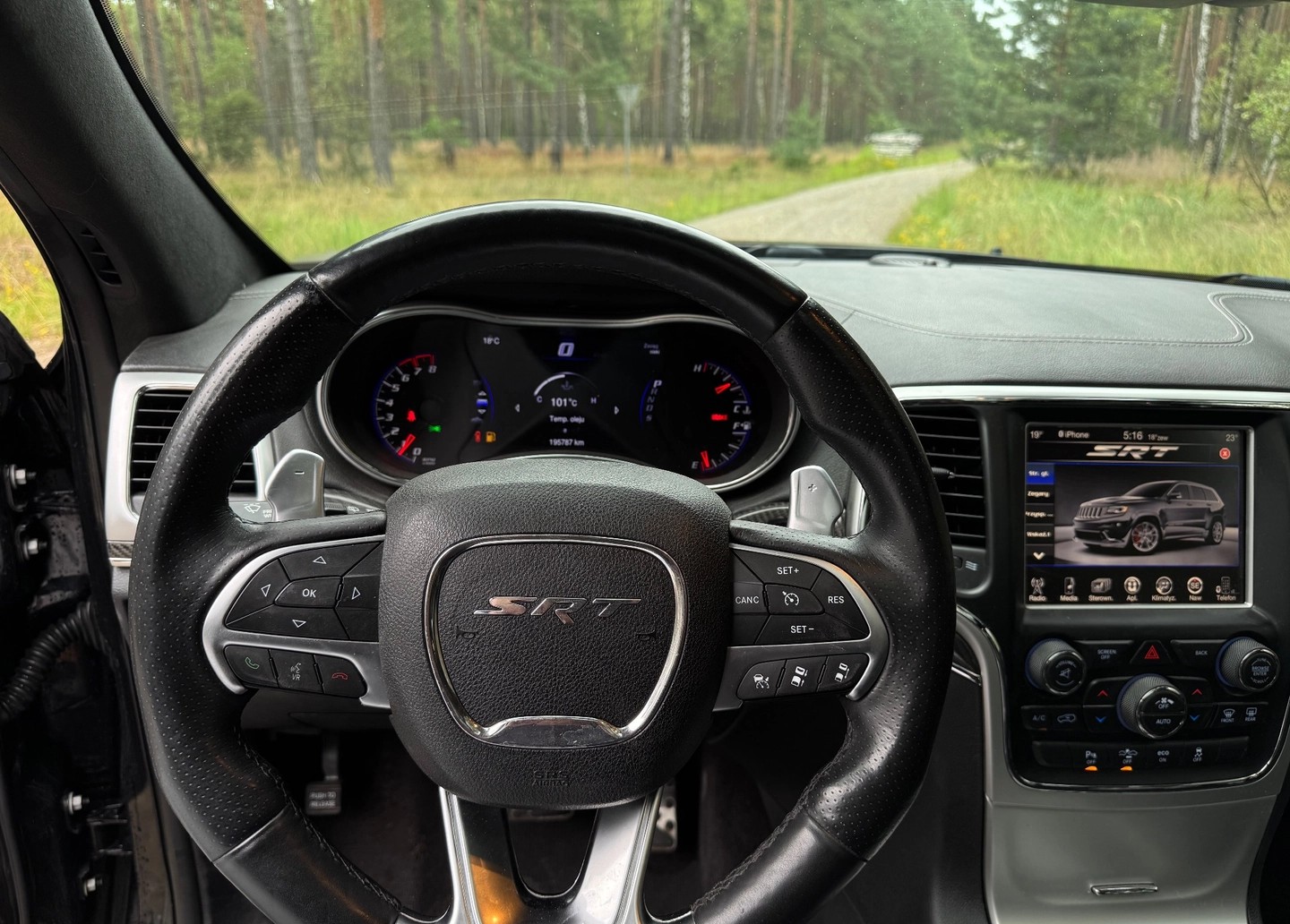 Jeep Grand Cherokee SRT 2